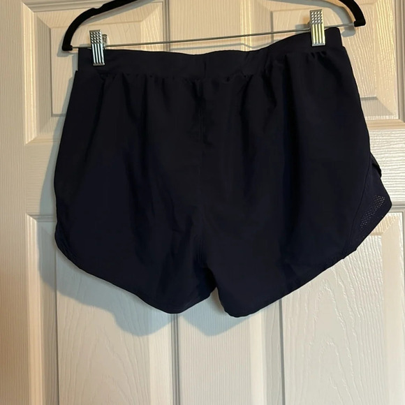 Unde Armour women’s blue lined loose fit athletic shorts size medium - Picture 5 of 8